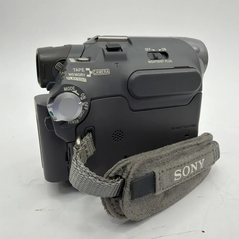 Sony DCR-HC32 MiniDV Digital Video Camcorder Carl Zeiss Lens For Parts/Repair